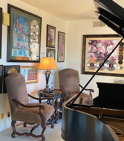 Kim Wood Sandusky: Vocal Coach & Vocal Producer
