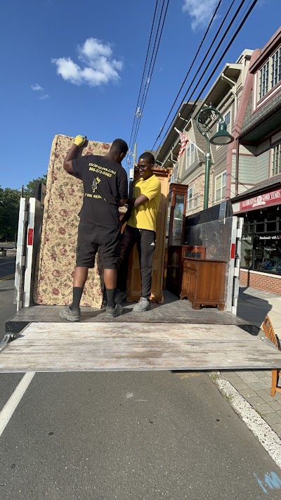 ESCAPE JUNK and MOVING LLC