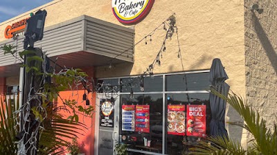 El Triunfo Bakery and Cafe
