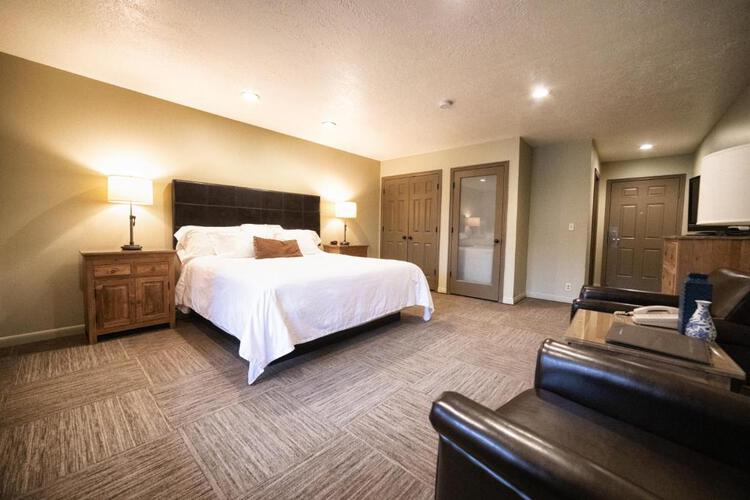 Driftwood Lodge