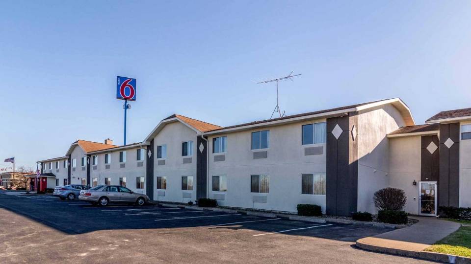 Motel 6 Barkeyville, PA