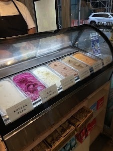 Aurelia - Fresh Gelato & Vegan Sorbetto in Authentic Asian Flavors (Midtown NYC)