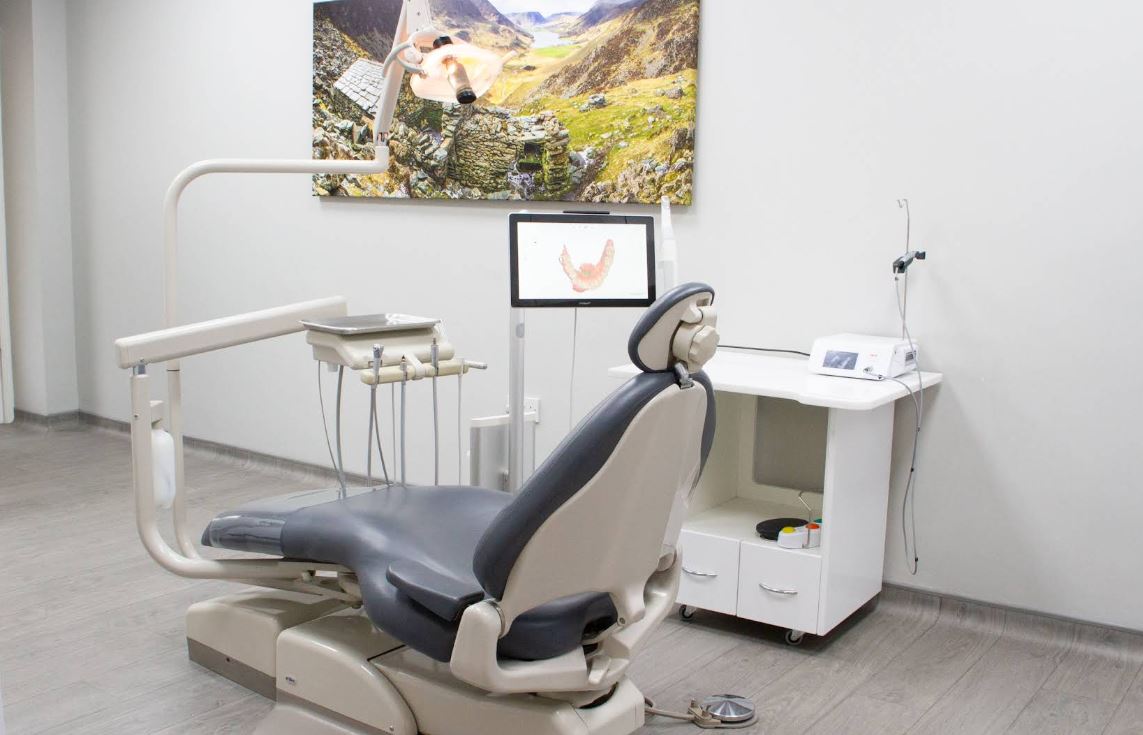 Hale Dental and Implant Clinic