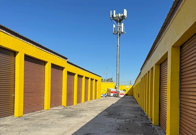 A-American Self Storage - Dallas