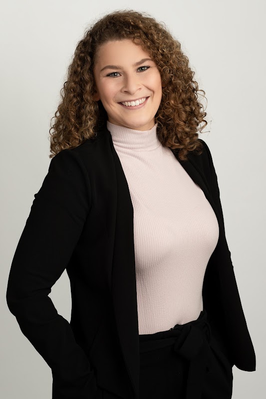 Sienna Lautenschlager - Realtor