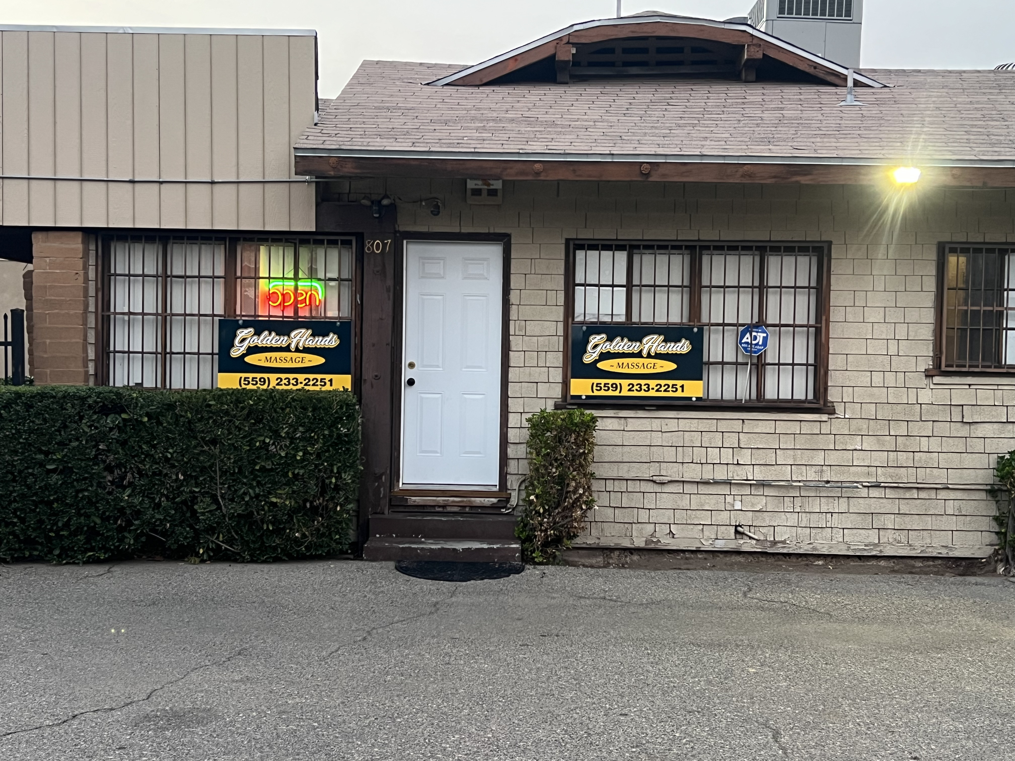 Golden Hands Massage