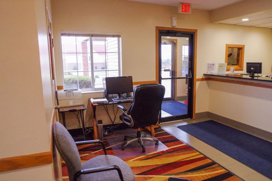 Dutch Inn & Suites