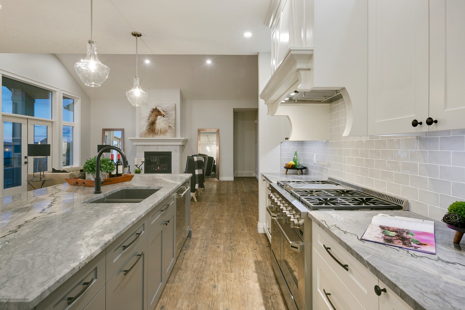 DIAMOND VALLEY CUSTOM HOMES BUILDERS