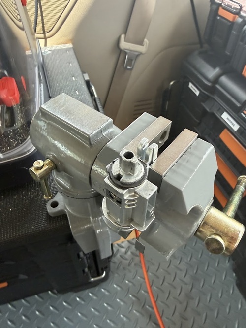 321 CAR KEY & LOCKSMITH LLC
