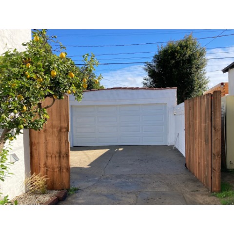 Kind Garage Doors & Gates Inc.